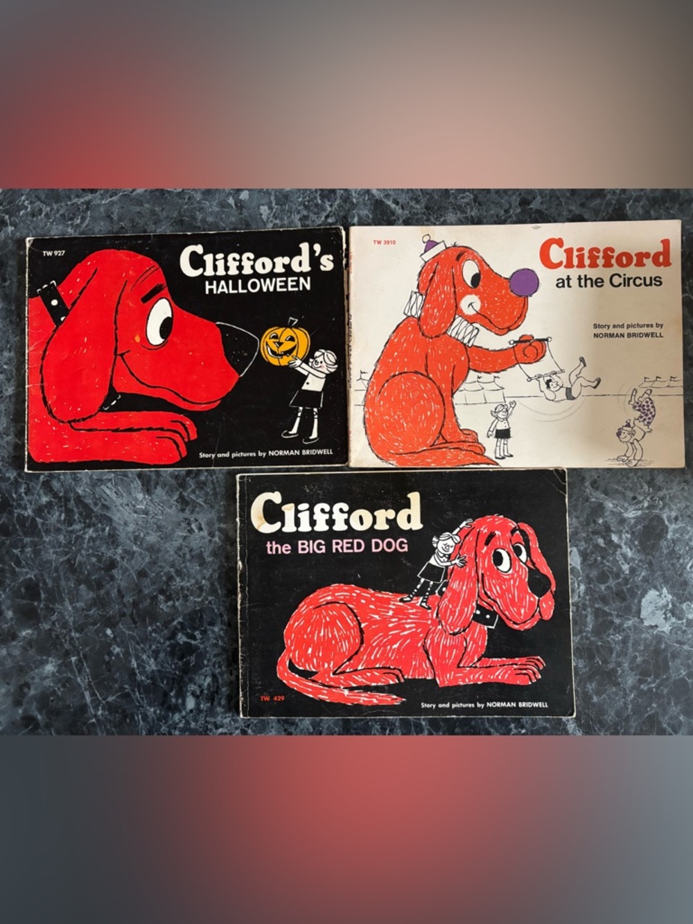 Vintage 70s Scholastic Clifford Red Big Red Dog Set of 3